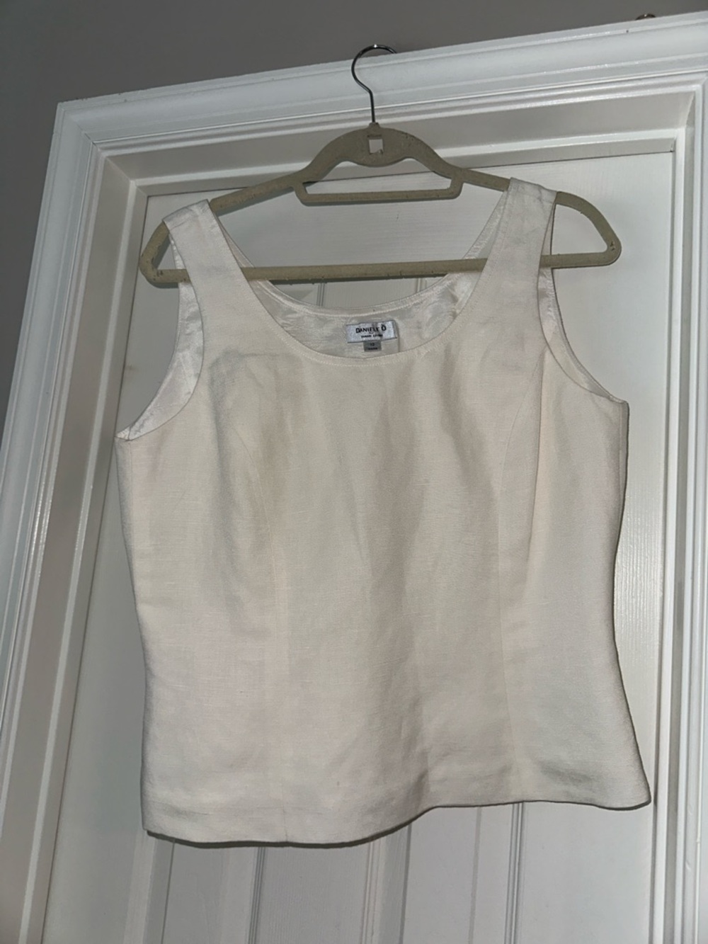 Daniele O bybtahari Levine linen top